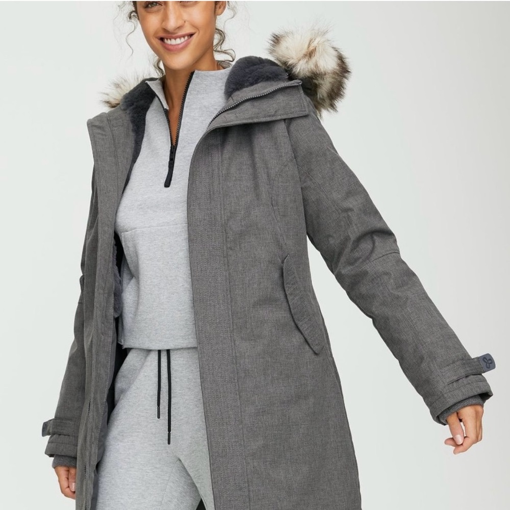 TNA ‘The Summit Parka’ Size Small in Grey